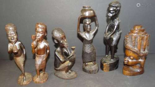 6X DIVERSE KLEINE AFRIKAN. FIGUREN