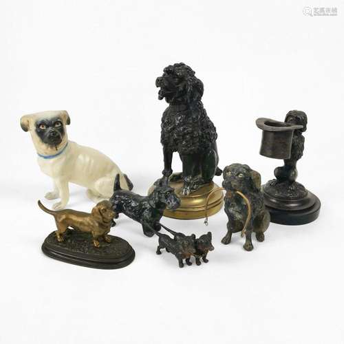 Collection de petits chiens Bronze, porcelaine et autres, H ...