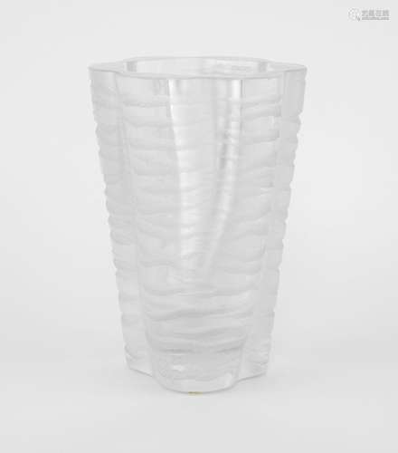 Vase Senlis signé Lalique France Verre moulé pressé, H 30 cm