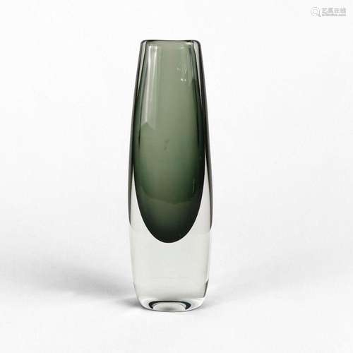 Gunnar Nylund pour Strombergshyttan Verre Sommerso vert, H 1...