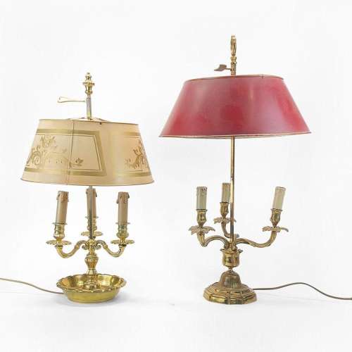 Deux lampes bouillotte de style Louis XV Bronze doré et tôle...