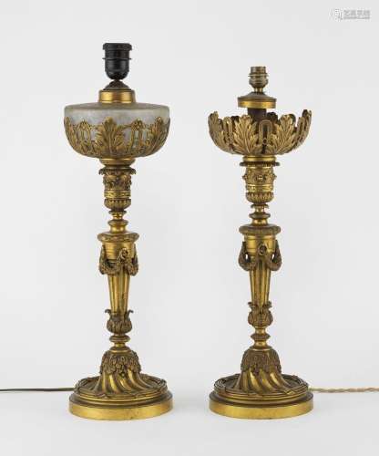 Paire de lampes de style Louis XVI Bronze doré, H 50 cm