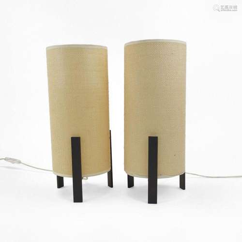 Paire de lampes modernistes Métal et abat-jour beige, H 35 c...