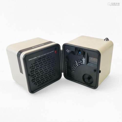 Radio cube TS 505, par Marco Zanuso e Richard Sapper, pour B...