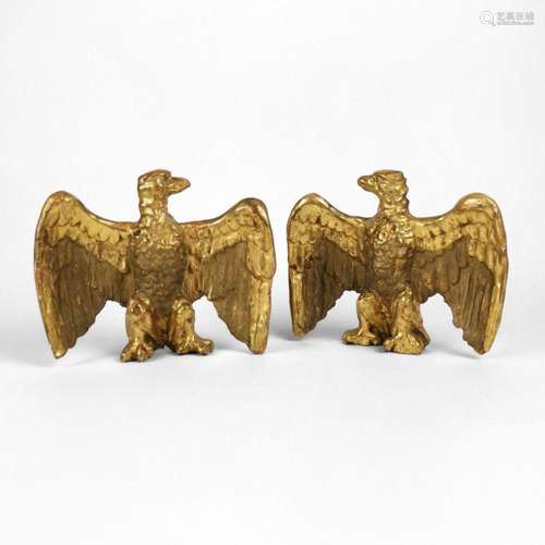 Paire d'aigles, XIXe s Bois sculpté et doré, L 20 cm