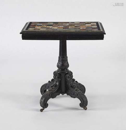 Table de milieu, probablement Italie, XIXe s Damier de marbr...