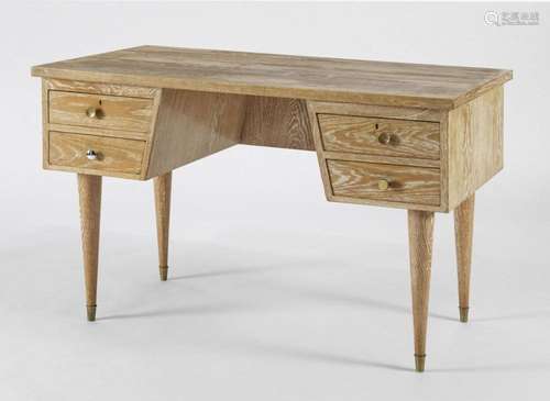 Bureau design, probablement italien Quatre tiroirs, bois bru...