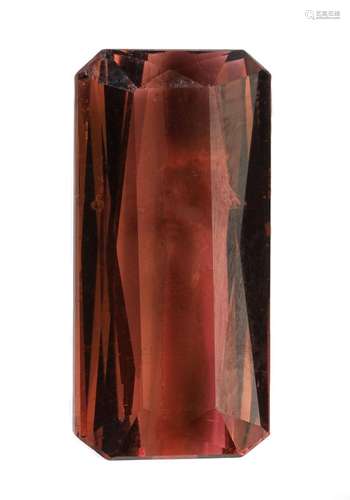 Tourmaline rose-bordeaux taille octogonale fantaisie sur pap...