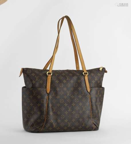 Louis Vuitton, sac Totally Toile Monogram et cuir naturel, m...