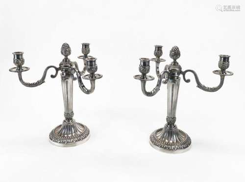 Paire de candélabres à trois feux de style Louis XVI Métal a...