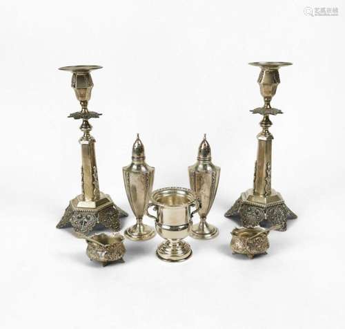 Ensemble d'objets Argent et métal argenté de 8 à 18 cm