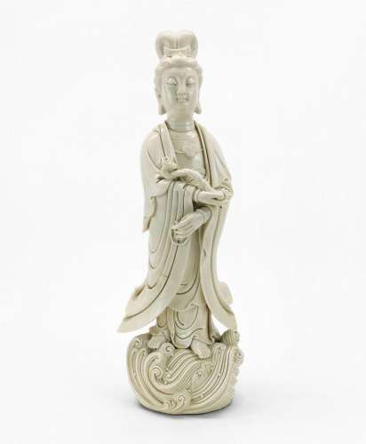 Guanyin, Chine, XXe s Porcelaine blanc de Chine, H 55 cm