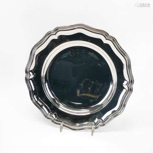 Plat rond festonné Jezler, argent 800, D 30 cm, 600 g