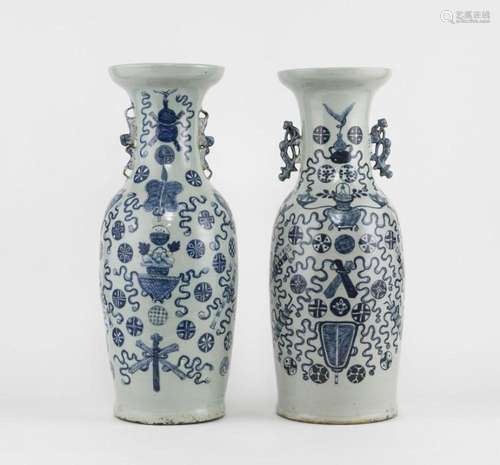 Deux vases, Chine, fin XIXe s, début XXe s Porcelaine émaill...