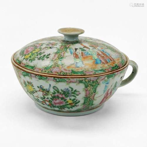 Tasse couverte, Chine, Canton, XIXe s Porcelaine émaillée po...