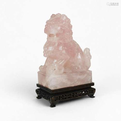 Chien de Fô, Chine Quartz rose, H 23 cm