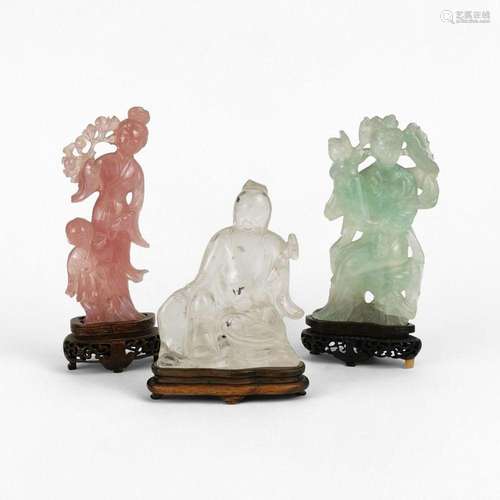 Trois statuettes, Chine Quartz vert, rose et cristal de roch...