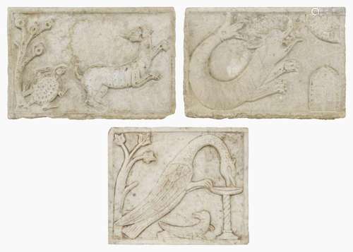 Trois bas-reliefs rectangulaires, probablement Inde, Rajasth...