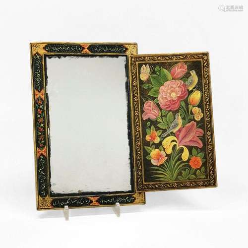 Miroir, XXe s Carton bouilli à décor de fleurs, 24x16 cm