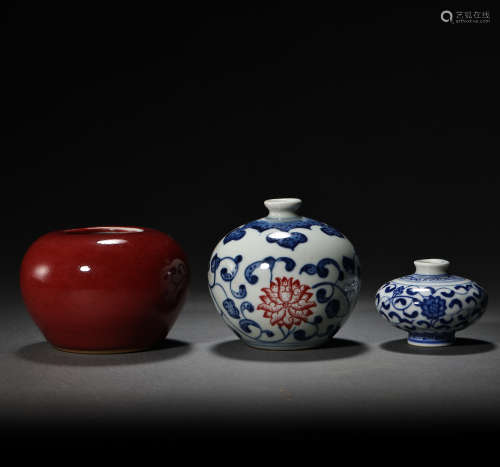 A GROUP OF QING DYNASTY BLUE AND WHITE PORCELAIN
