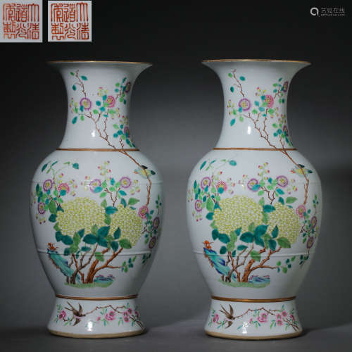 PAIR OF LARGE CHINESE QING DYNASTY FAMILLE ROSE VASE