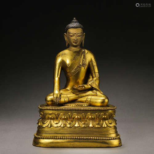 CHINESE QING DYNASTY GILT BRONZE SEATED BUDDHA STATUE