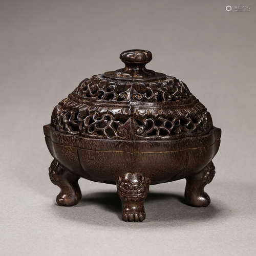 CHINESE MING DYNASTY BRONZE THREE-LEGGED FURNACE