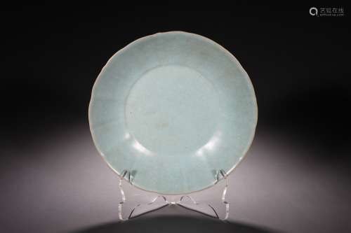 Ru Kiln Dish with Cracked Ice Patterns Design汝窑冰裂盘