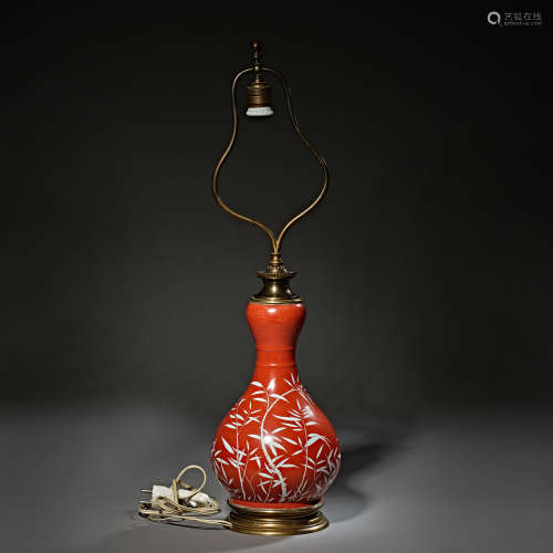 Qing Dynasty of China,Alum Red and White Garlic Bottle