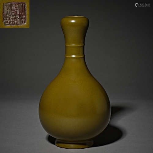 Qing Dynasty of China,Tea-Dust Glaze Garlic Bottle
