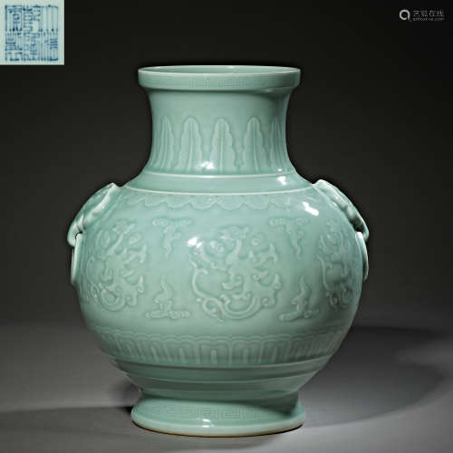 Qing Dynasty of China,Bean Green Glaze Binaural Jar