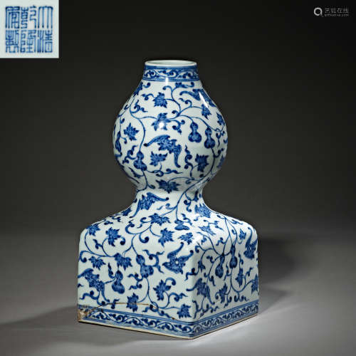 Qing Dynasty of China,Blue and White Gourd Bottle