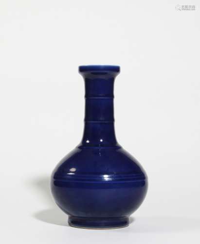 18世纪 霁蓝釉弦纹瓶