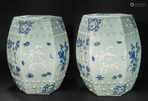 CHINESE BEAN GREEN GLAZE SITS ON A PAIR OF PIERS, QING DYNAS...