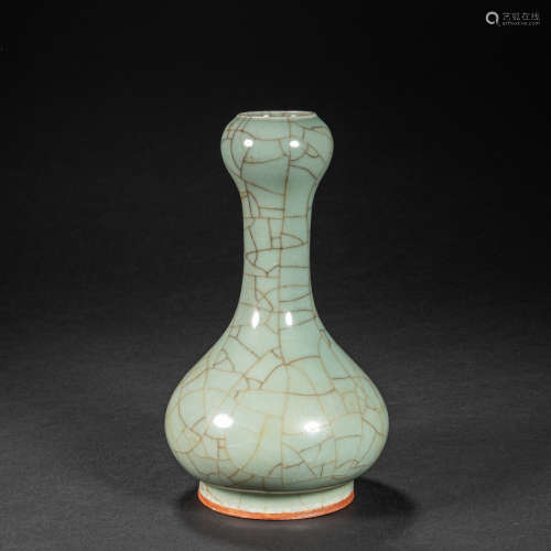 CHINESE OFFICIAL WARE VASE, SONG DYNASTY