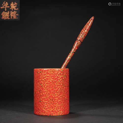 CHINESE LACQUERWARE PEN HOLDER WITH BRUSH, QING DYNASTY