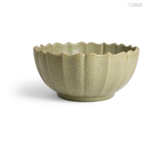 LARGE LONGQUAN CELADON CARVED 'FLOWER' FOLIATED BOWL MING DY...