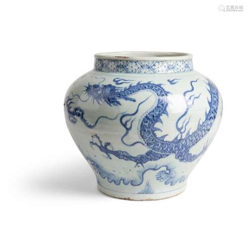 LARGE BLUE AND WHITE 'DRAGON' JAR MING DYNASTY OR LATER