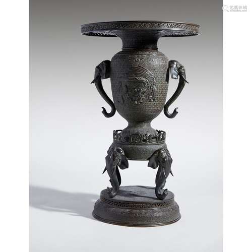 LARGE BRONZE USUBATA VASE EDO PERIOD