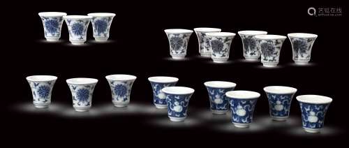 曉芳窯 早期青花纏枝葫蘆紋茶杯組(十八件)