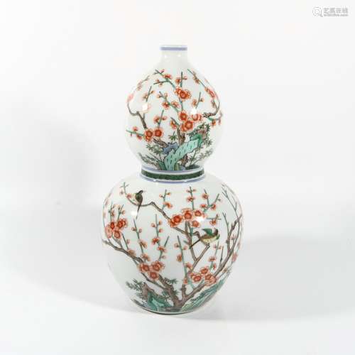 Verte Famille Porcelain Gourd Bottle, China