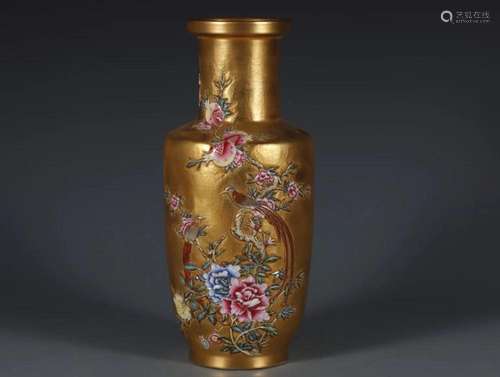 A Fencai Porcelain Vase