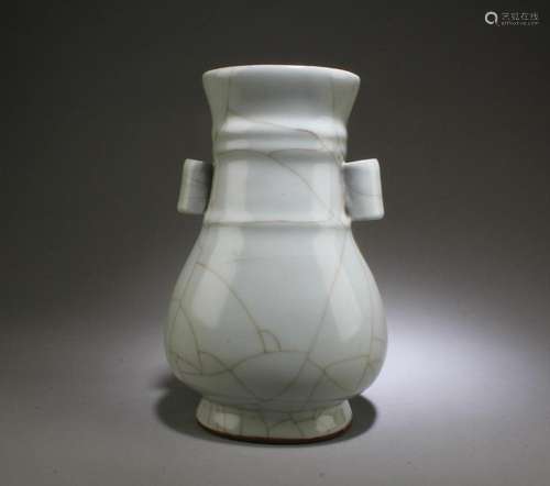 A Ge Type Vase