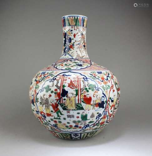 Chinese Porcelain 'TianQiu' vase