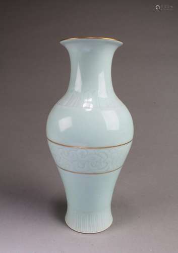 Chinese Porcelain Vase