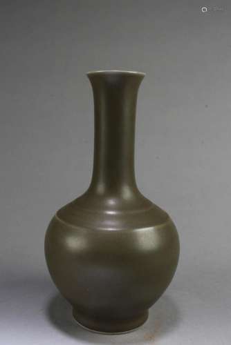 Chiense Tea-Dust Color Porcelain Vase
