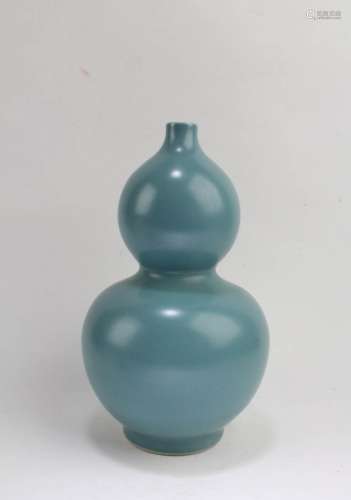 Chinese Ruyao Double Gourd Vase