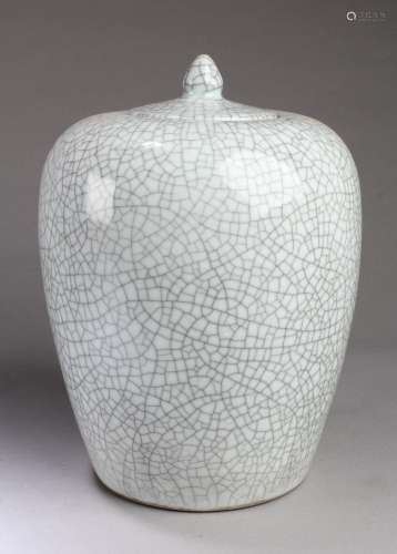 Chinese Crackleware Porcelain Jar with Lid