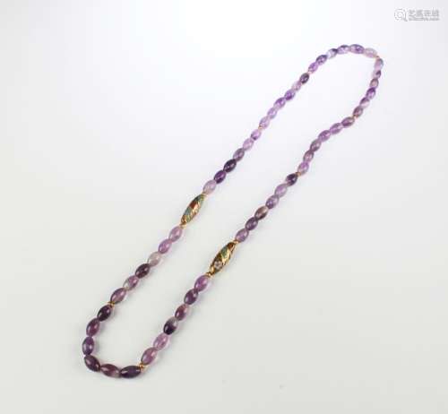 A Lavender Crystal Necklace