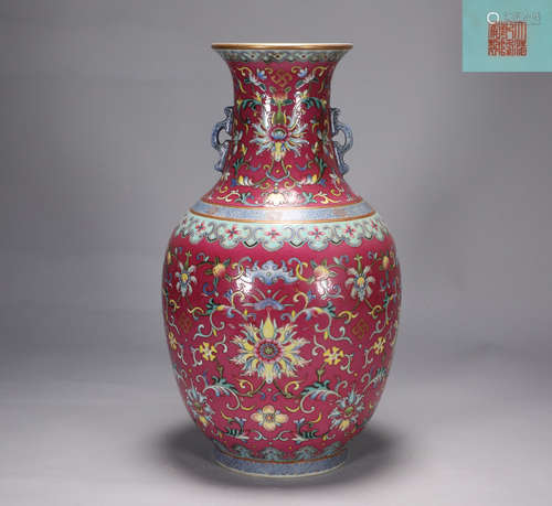 Qing Dynasty Qianlong pastel flower bottle